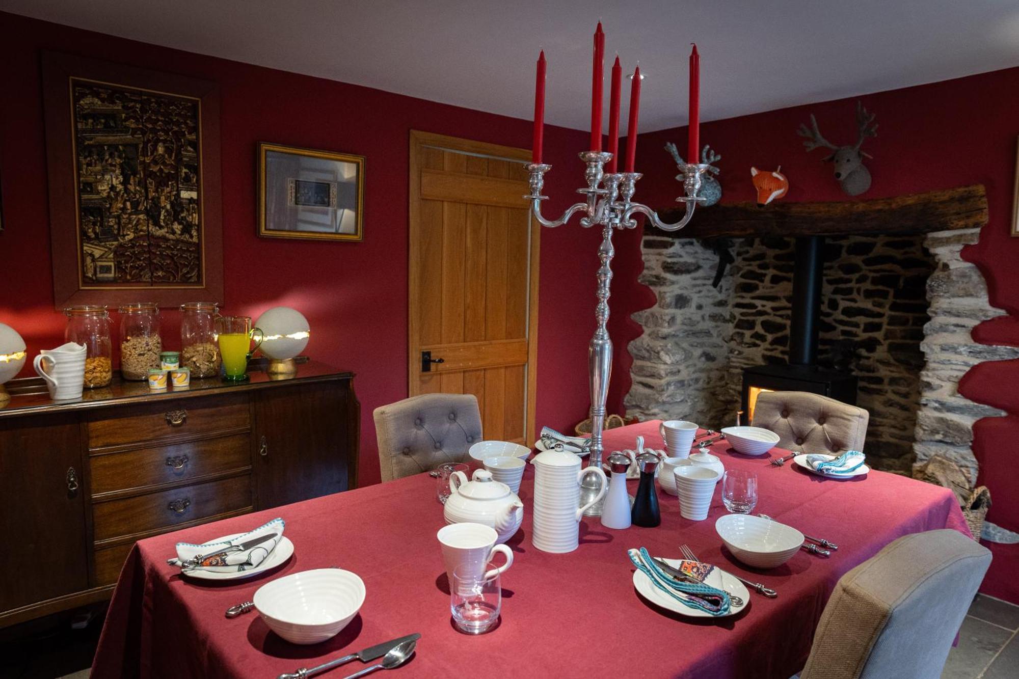 West Lyn Farm B&B And Shepherd Hut ลินตัน ภายนอก รูปภาพ